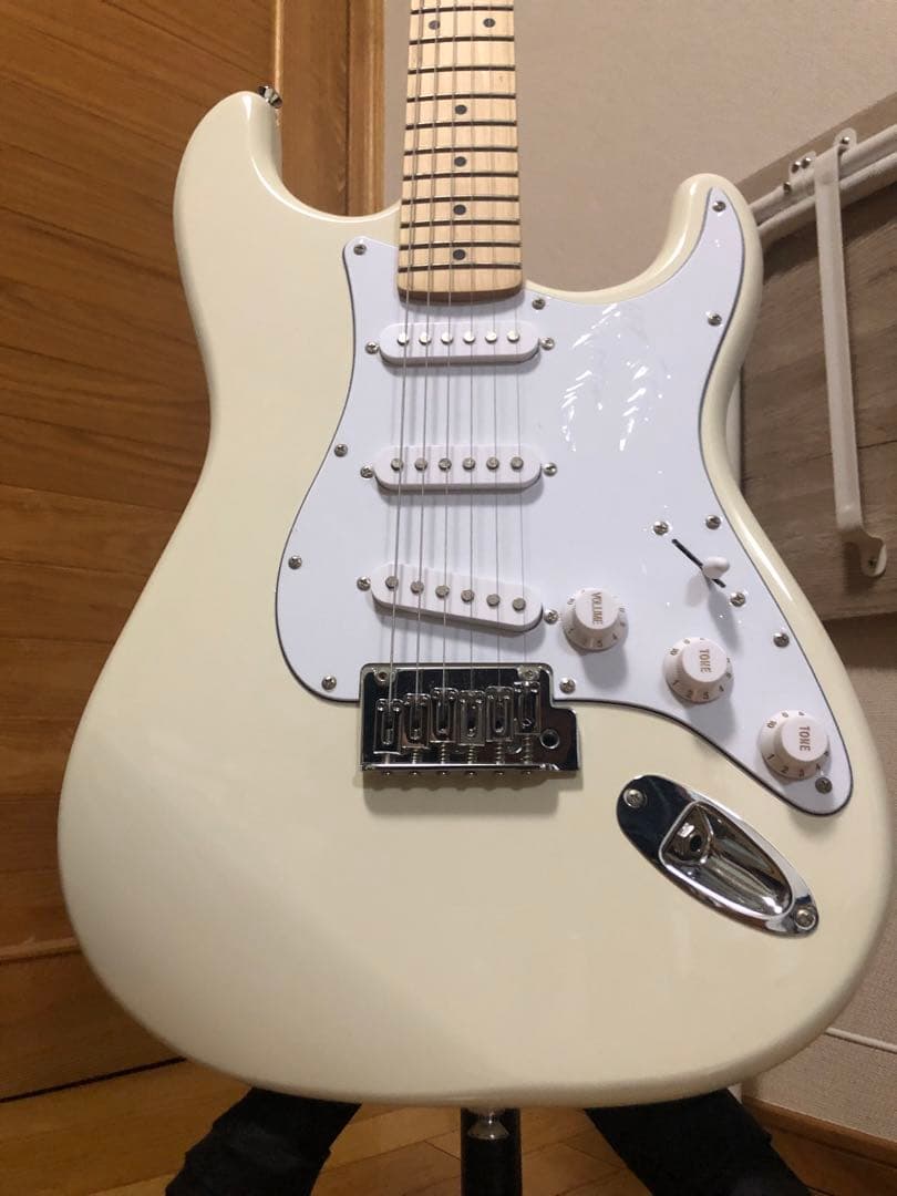 Squier Stratocaster ホワイト系
