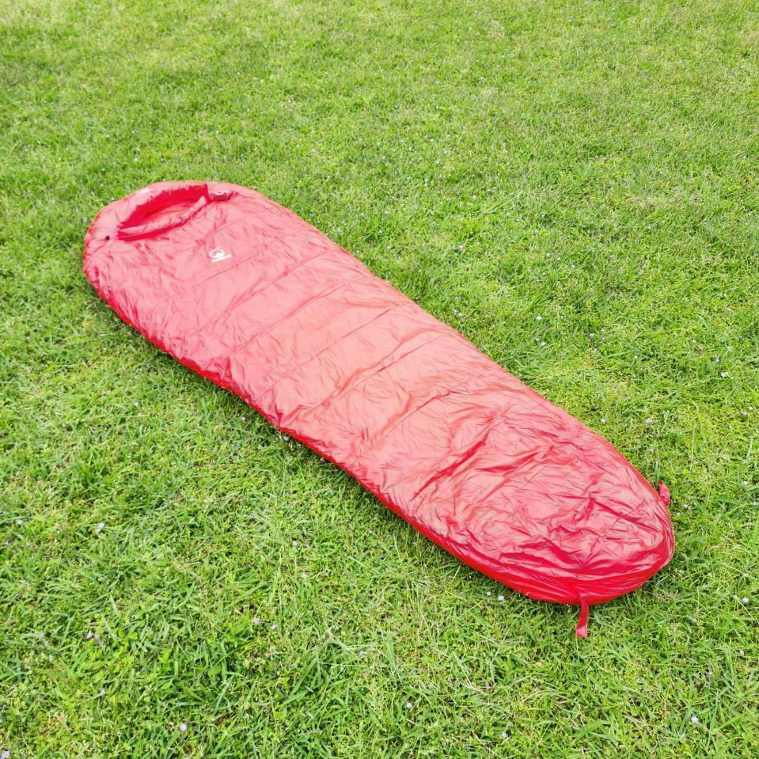 ✨後悔しない寝袋選び✨アウトドア　マミー型寝袋　ダウンシュラフ　レッド　700g