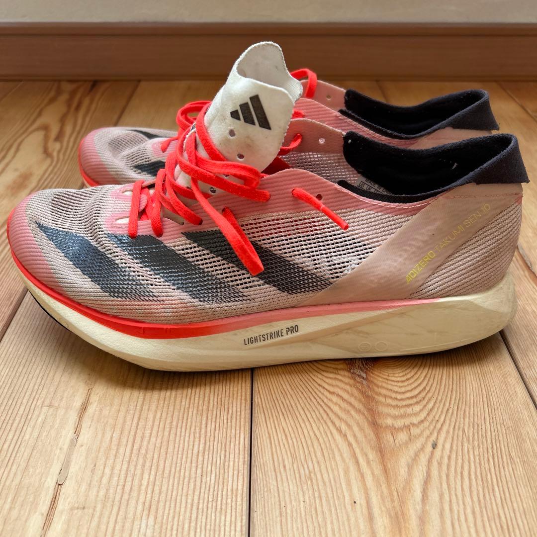 アディゼロ タクミセン10 25.5