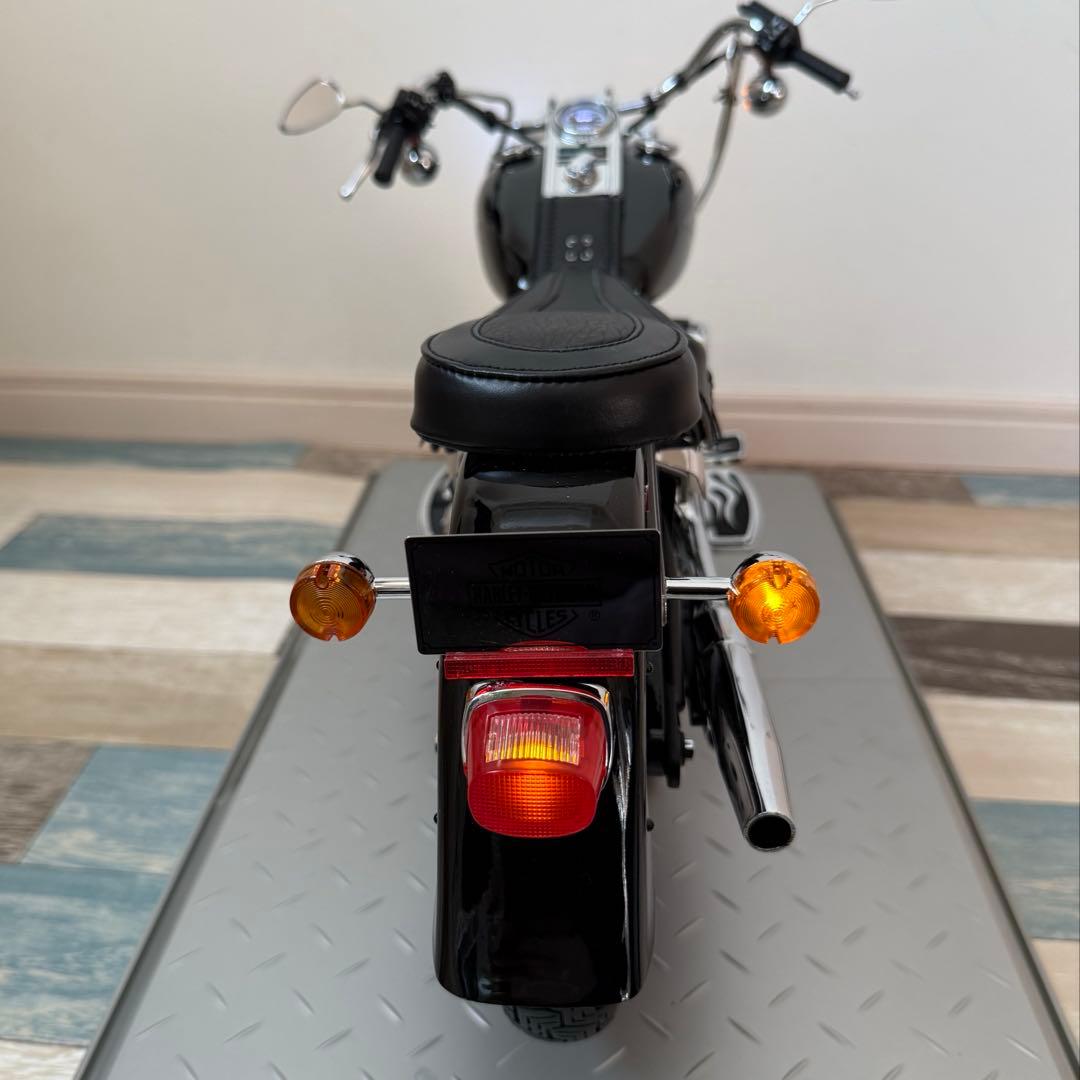 FLSTF FAT BOY レアなドール2体付き