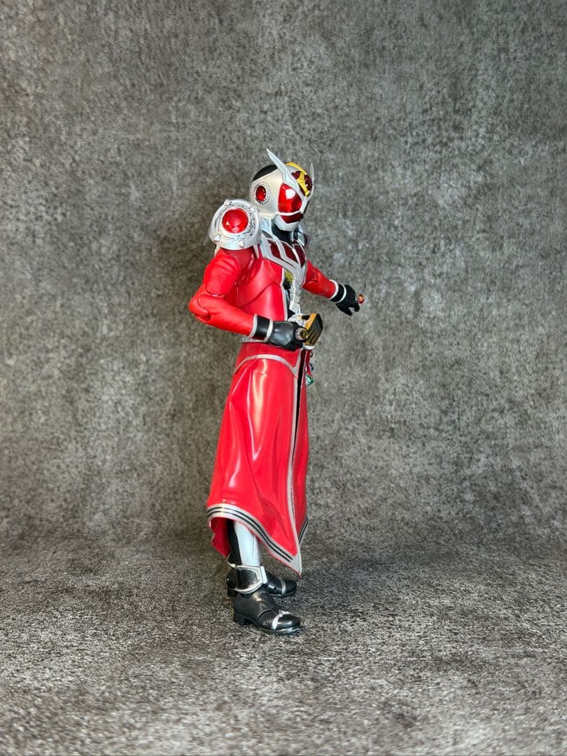 S.H.（真骨彫製法） 仮面ライダーウィザード フレイムドラゴン／オールドラゴン