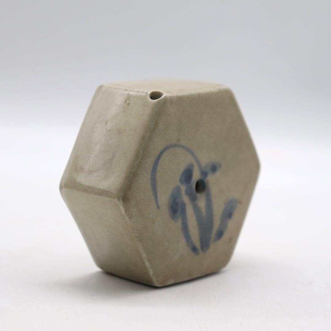 李朝　蘭紋六角型水滴　木箱付　送料込み1010