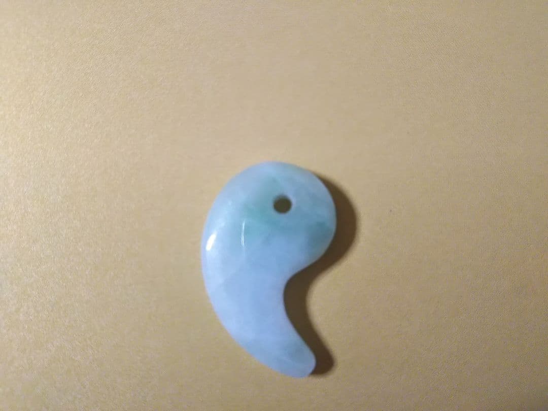 天然石 糸魚川 翡翠 ヒスイ 勾玉 ③