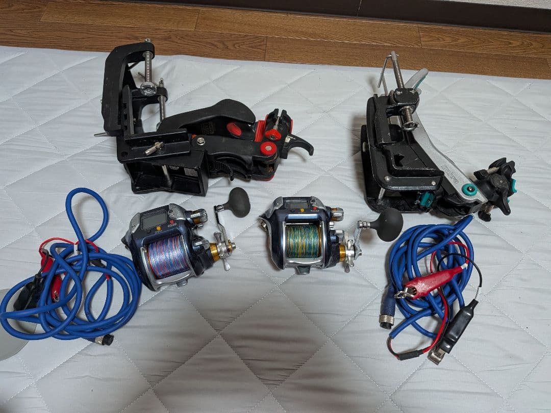 電動リール 青緑ライン付き