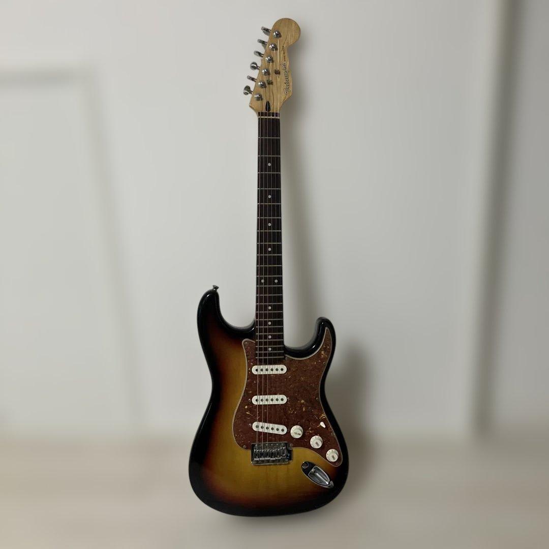 専用　超美品弦新品triumph ストラトキャスター。サンバーストメンテ済