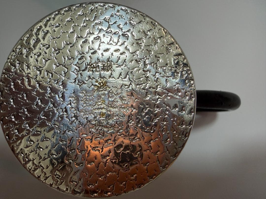 純銀製 鱗文様 玉石摘み 獣口 急須 銀瓶 煎茶道具