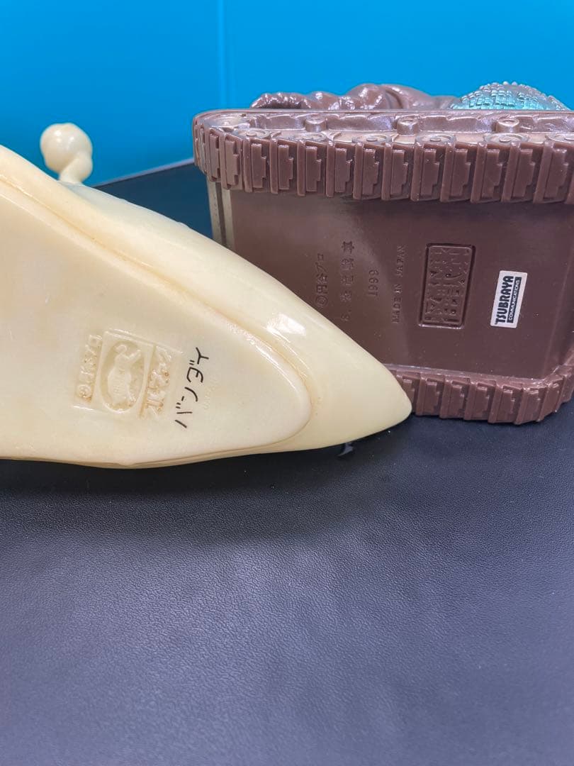 蓄光ナメゴン　恐竜戦車