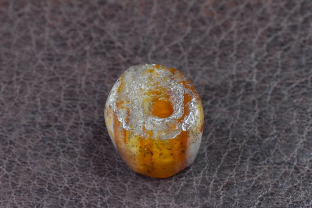 西アフリカ産 カーネリアンビーズ ブラッドスポット付き