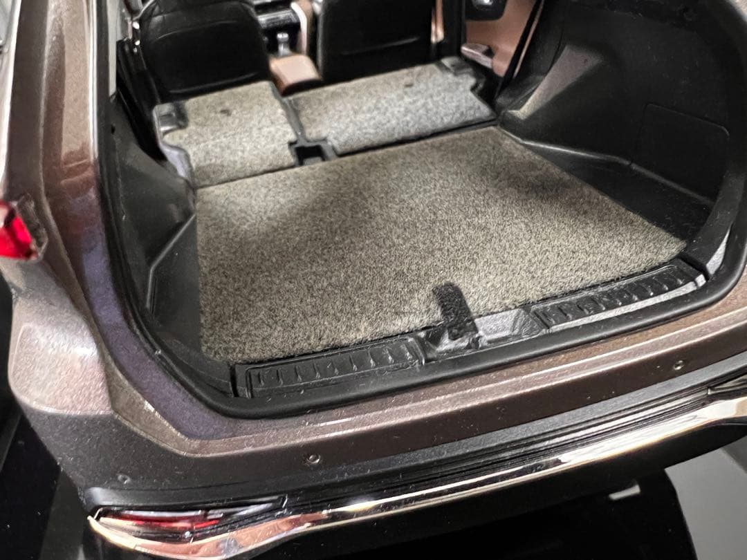 トヨタ ハリアー　1/18 ミニカー