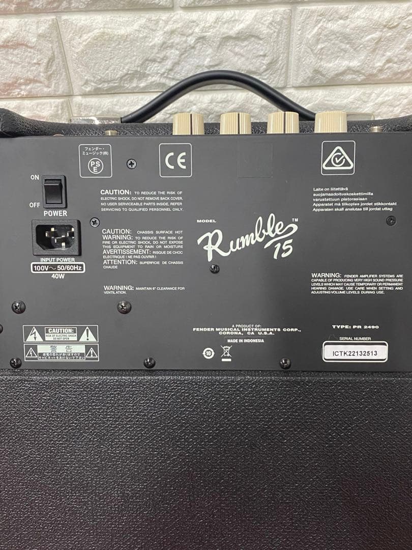 Fenderフェンダー Rumble 15ベース用コンボアンプ