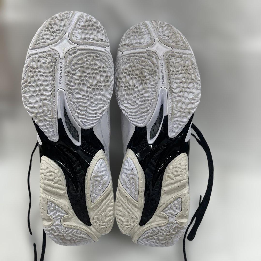 ミズノ　バレーボールシューズ　ウエーブライトニングZ8 MID 26.5cm