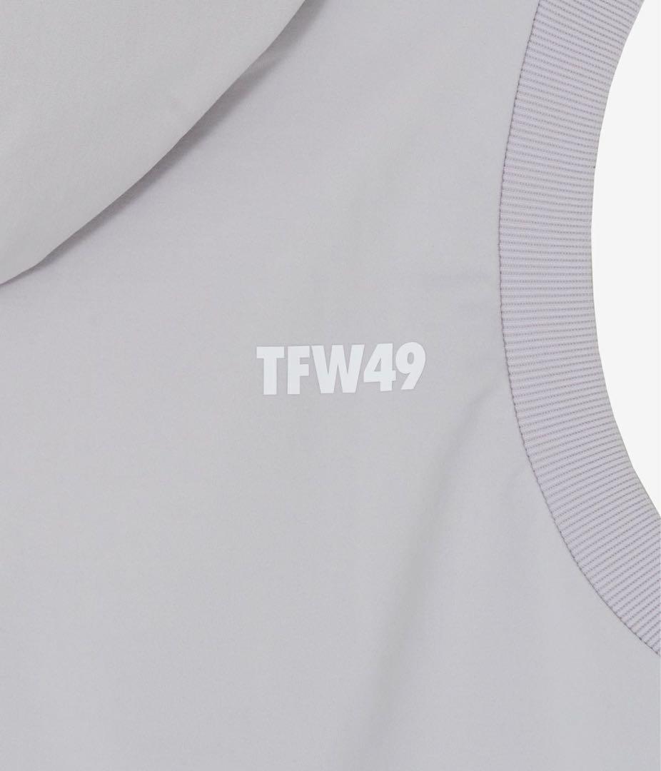 新品タグ付き⭐️2025FW新作⭐️フーディベスト⭐️ホワイト