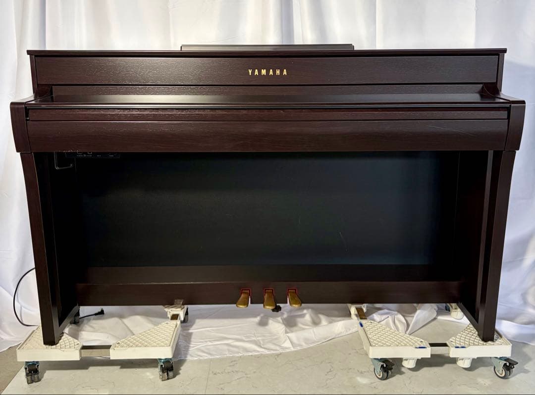 ④【送料込み】YAMAHA 電子ピアノ　CLP-735