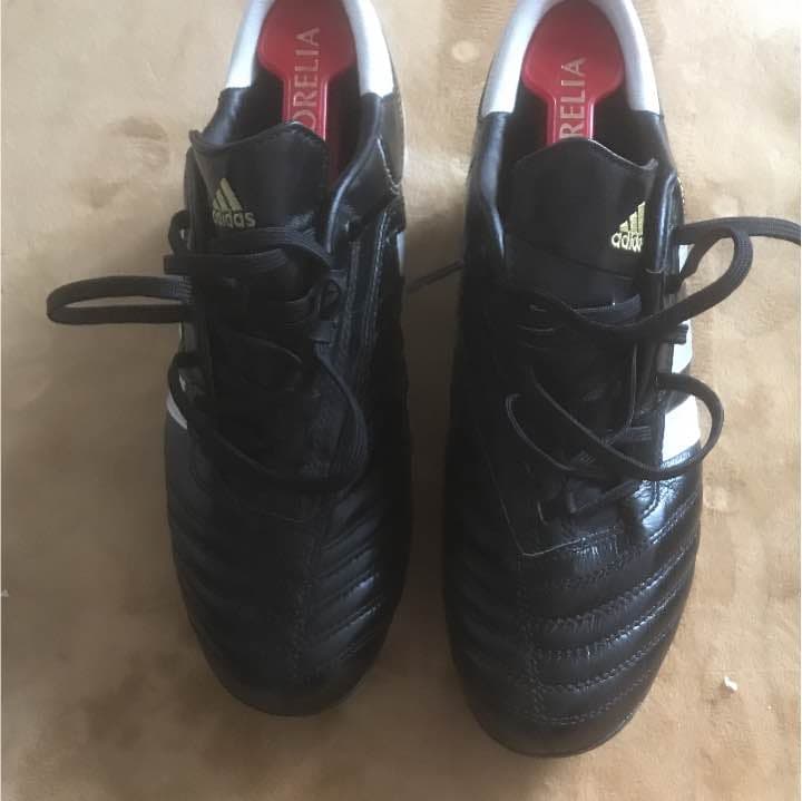 adipure サッカースパイク 取り替え式