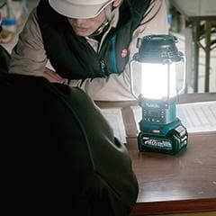 マキタ 40Vmax充電式ランタン付ラジオ MR008GZ ブルー 未使用