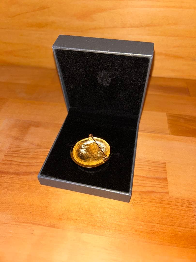 荒木飛呂彦原画展 JoJo ジョルノ・ジョバーナ ブローチ