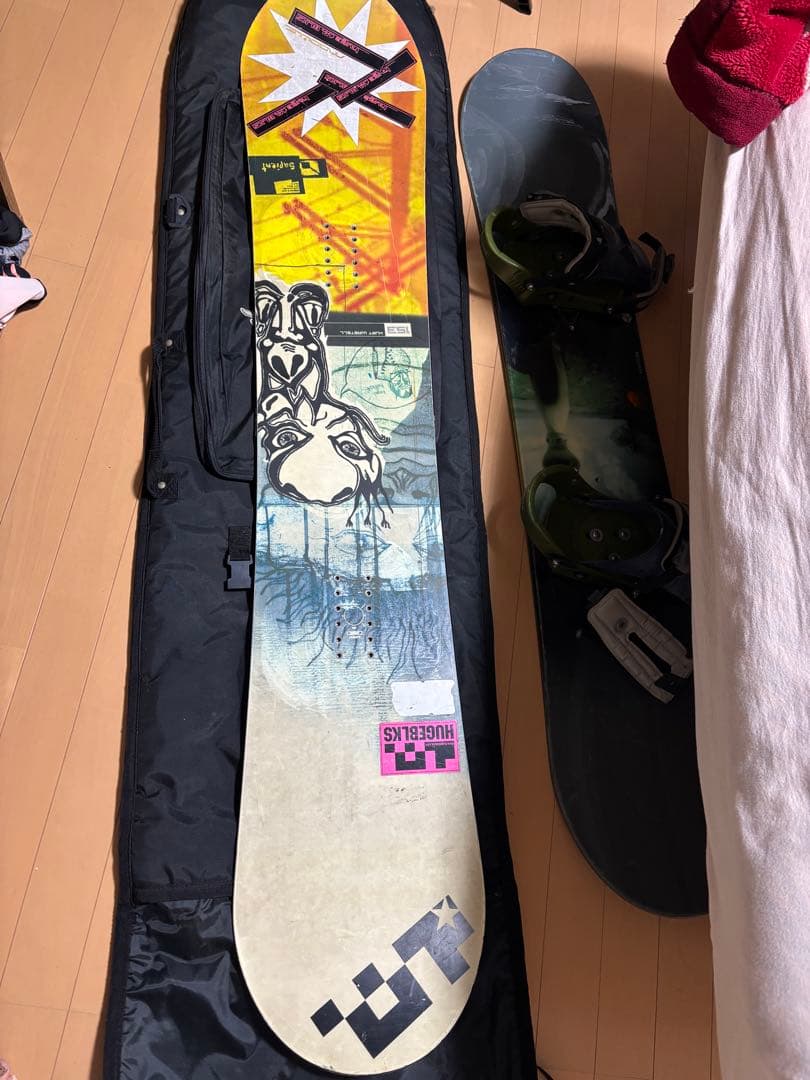 ユニークデザイン スノーボード ケース付き　ビンディングなし　板のみ