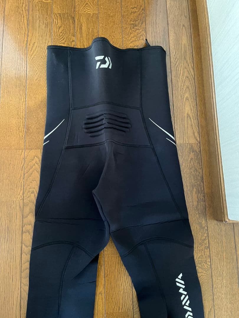 Daiwa DT-4001W25　ダイワ　鮎タイツ LB　ブラック