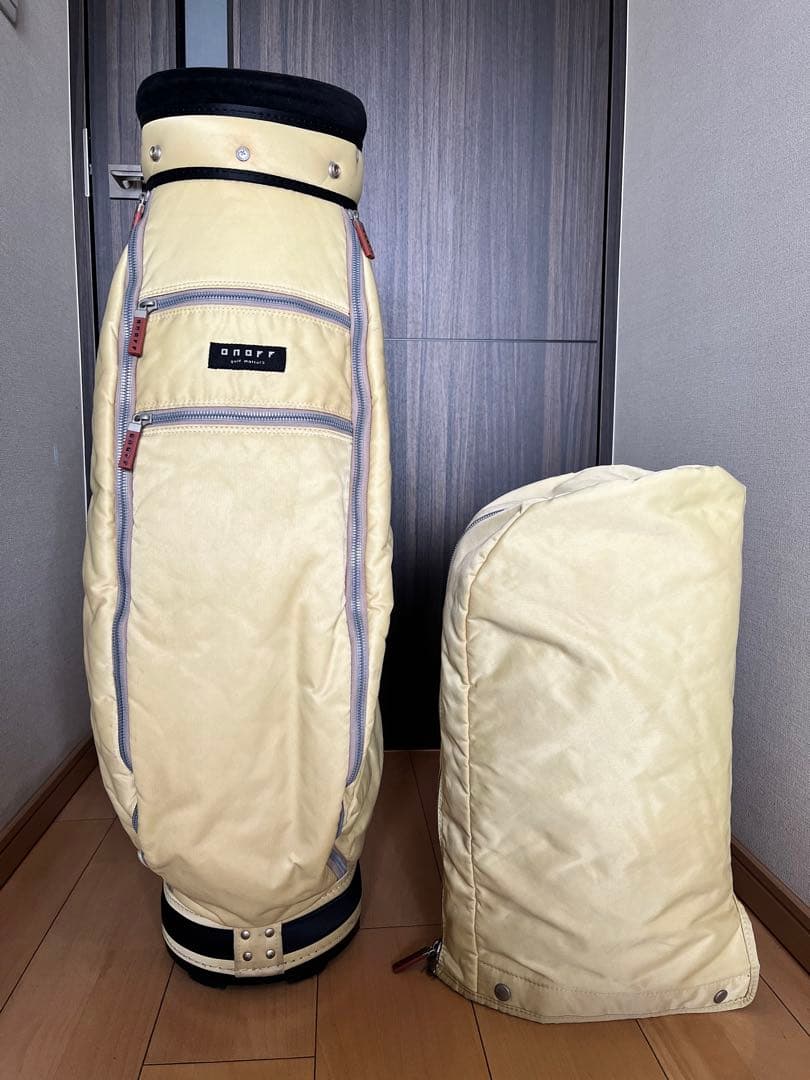 良品ONOFFオノフ カートキャディバッグ 9型軽量メンズ　レディース　クリーム