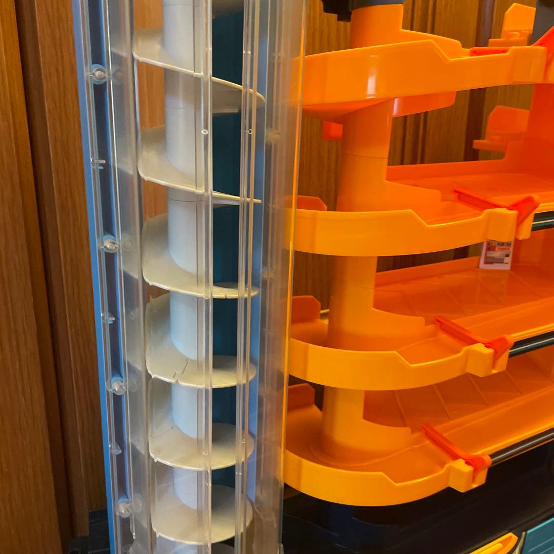 廃盤　BIGトミカビル スパイラルエレベーター　30台　電池いらず　中古品