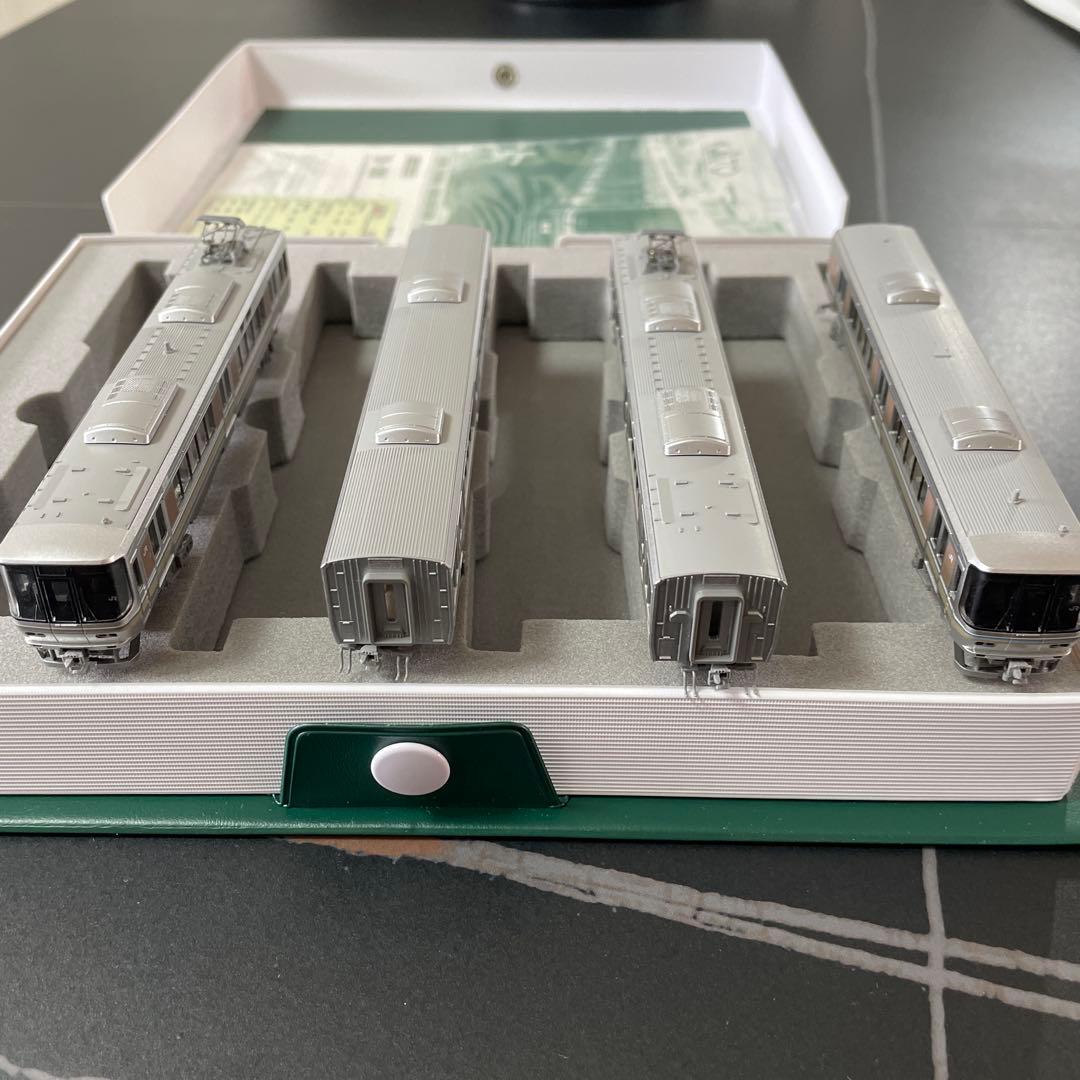 KATO 223系1000番台直流近郊形電車 基本セット　クハ222不点灯