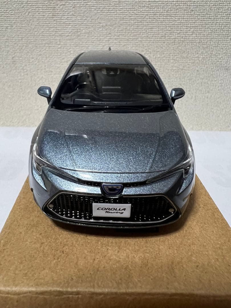 【非売品】 トヨタ カローラツーリング 1/30スケール シルバー