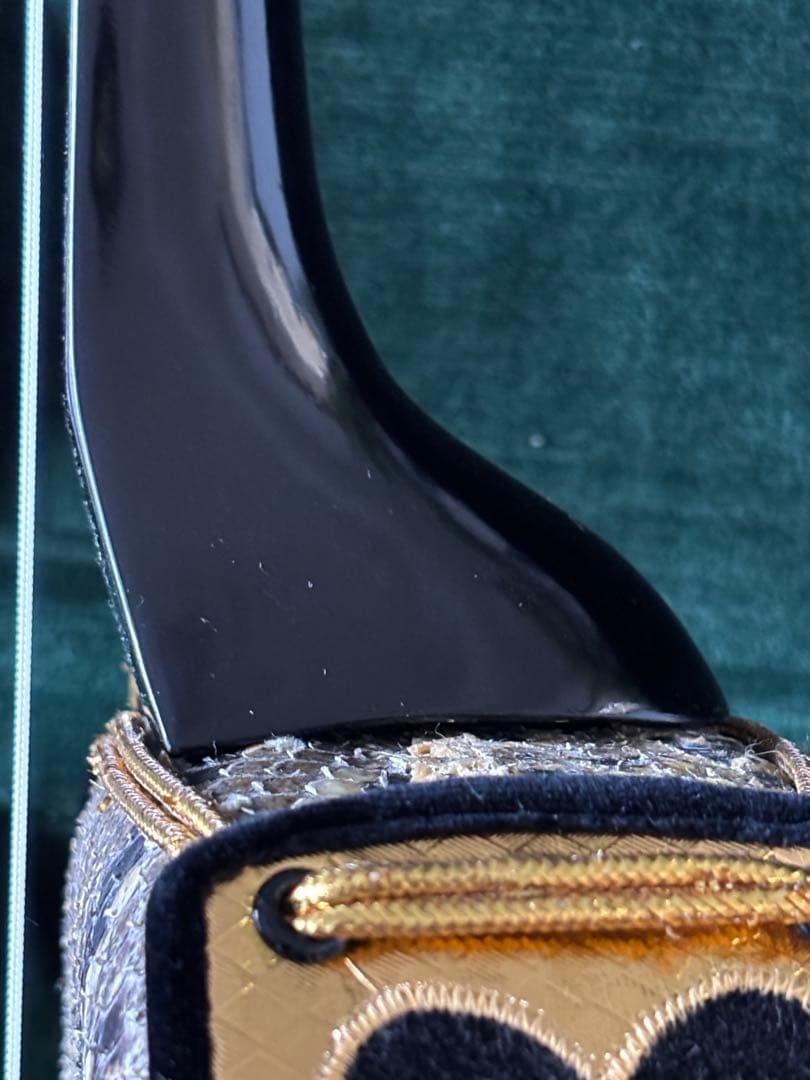 古い黒檀三線　両面本皮張り　現状！