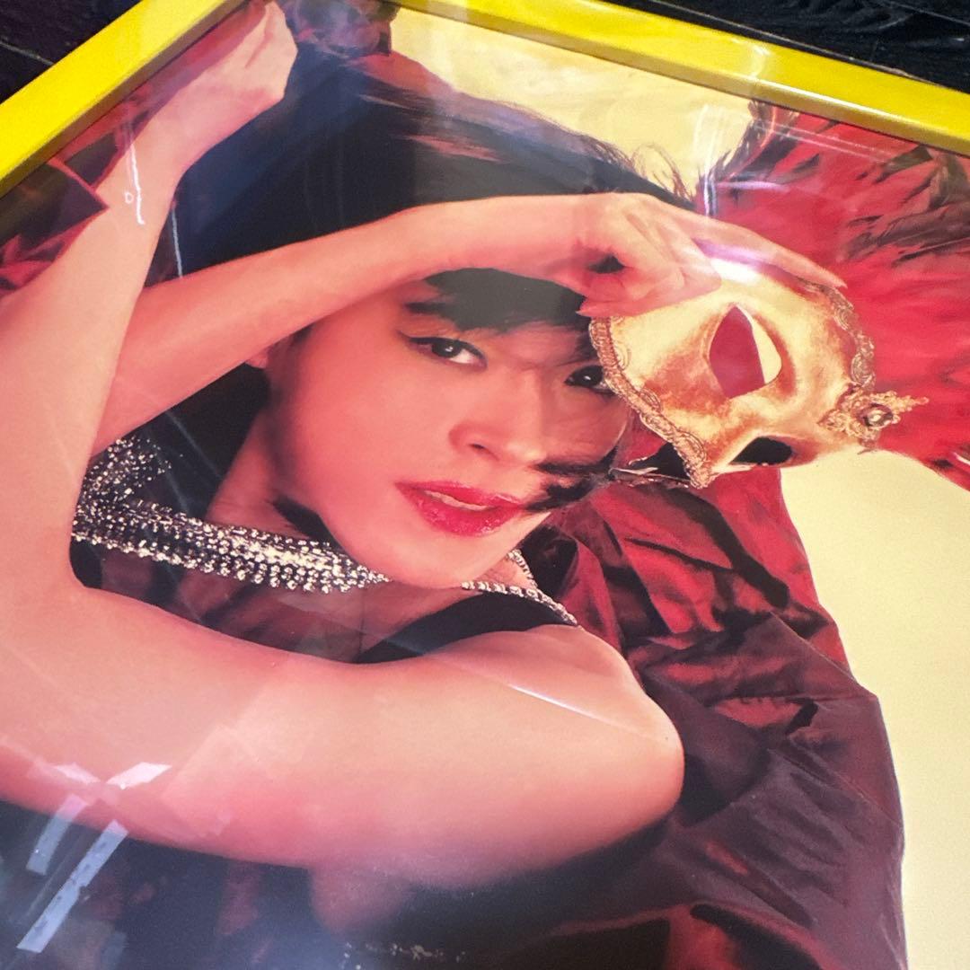 中森明菜　A2サイズ　カレンダー　ポスター　新品額装付き　イエロー