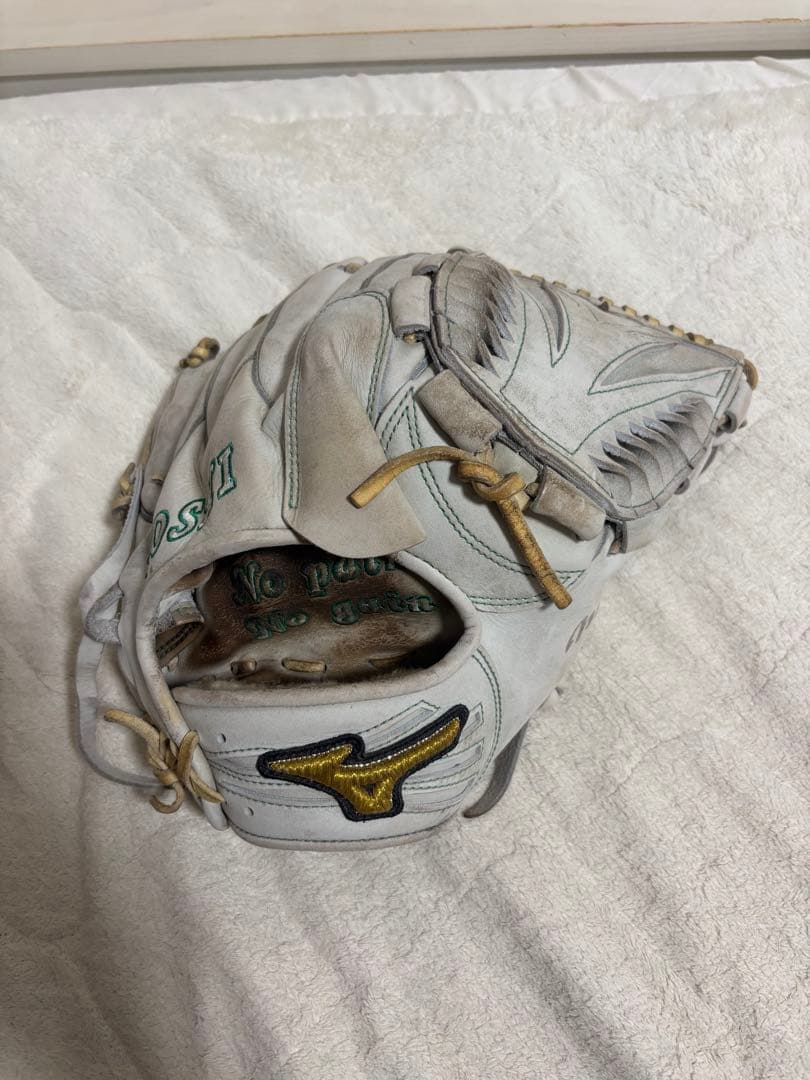 Mizuno 硬式グローブ ホワイト【投手用】