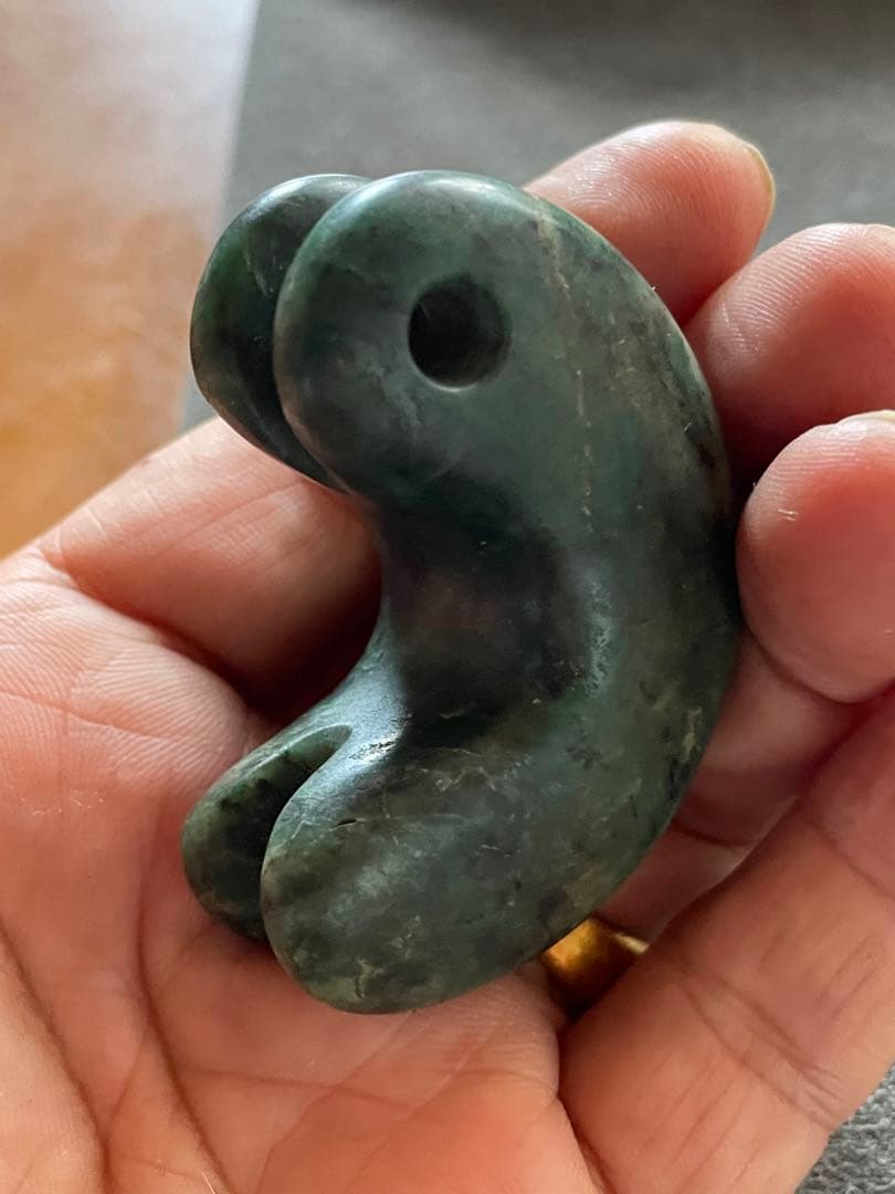 古墳時代前期　合わせ勾玉　翡翠　飛騨翡翠　碧玉　出土品。