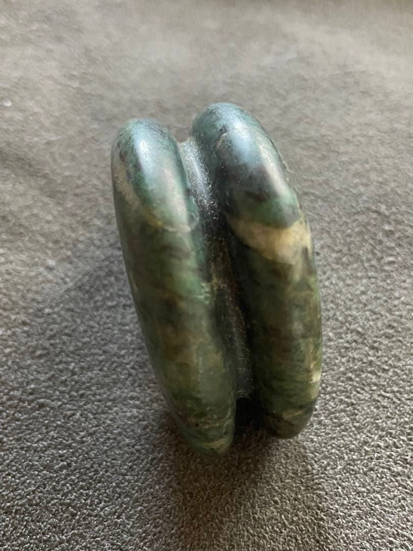 古墳時代前期　合わせ勾玉　翡翠　飛騨翡翠　碧玉　出土品。