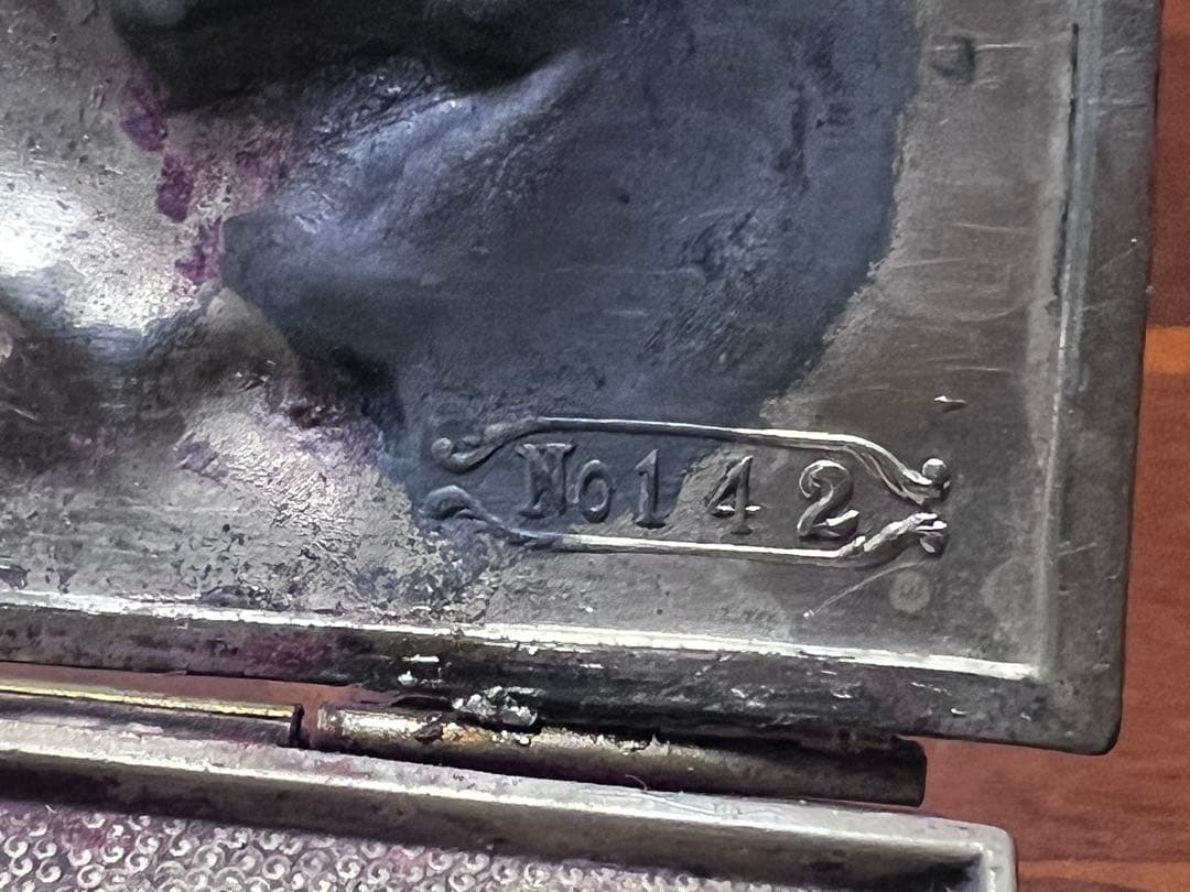 1930年代 銀製 インク壺 ドラゴン彫刻付き