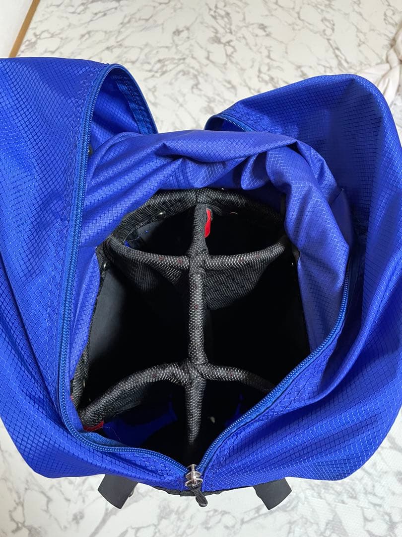 MASTER BUNNY EDITION 軽量　スタンド付き　キャディーバッグ