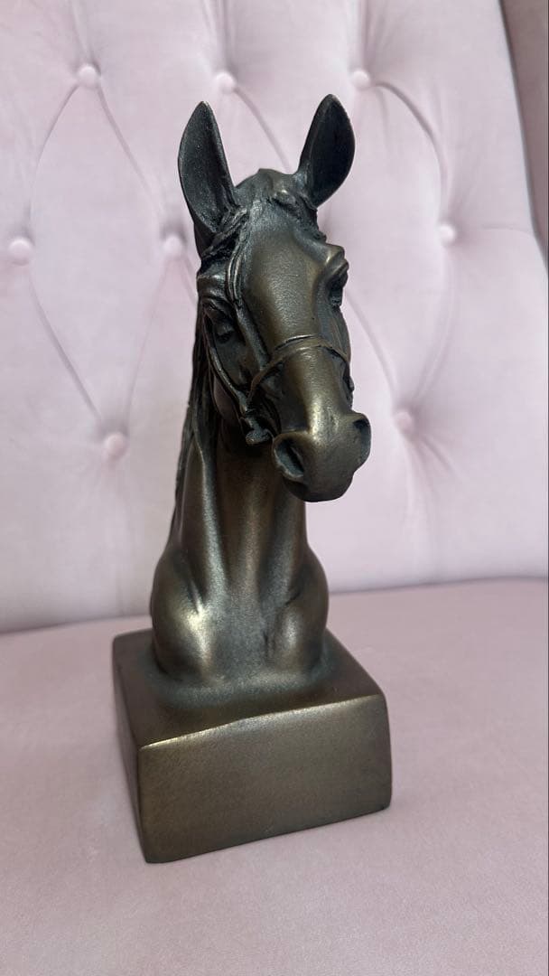 置物 馬の頭部・台付き 飾り