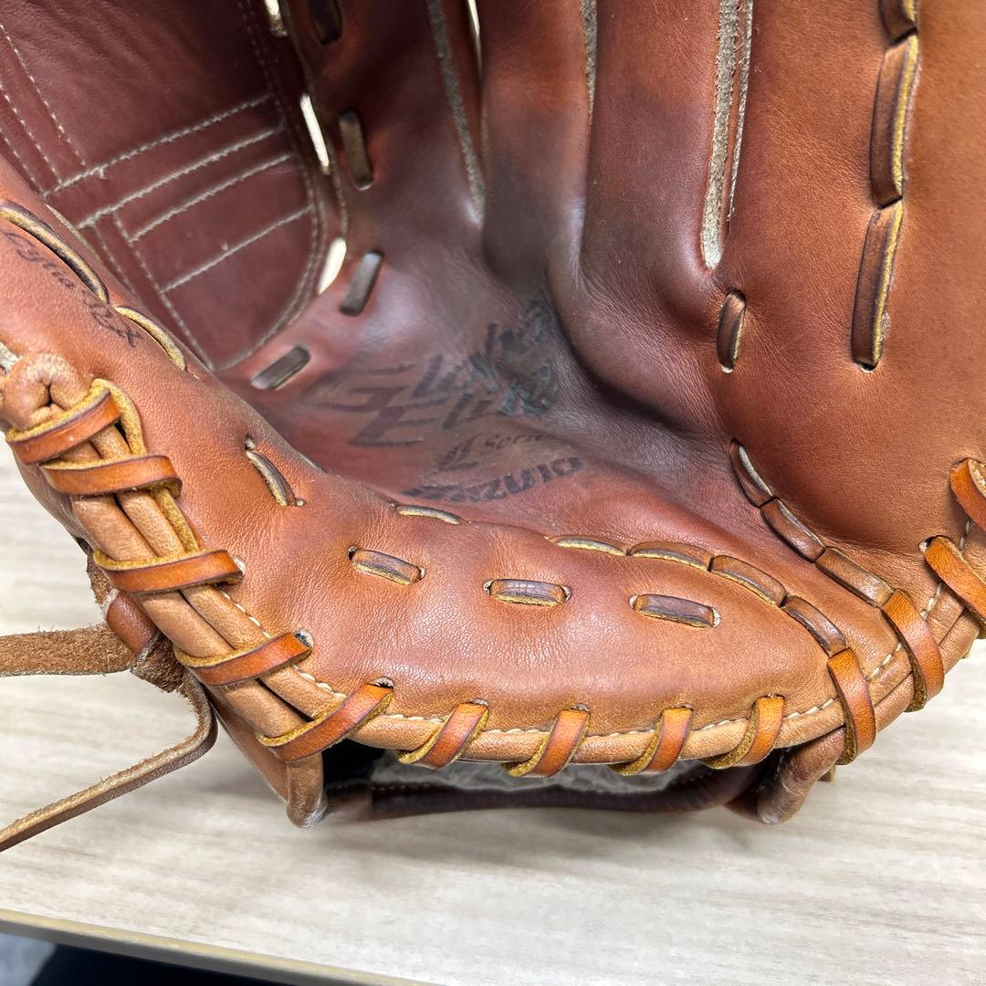 ミズノ　Mizuno グローバルエリート　 軟式グローブ 右投げ投手用
