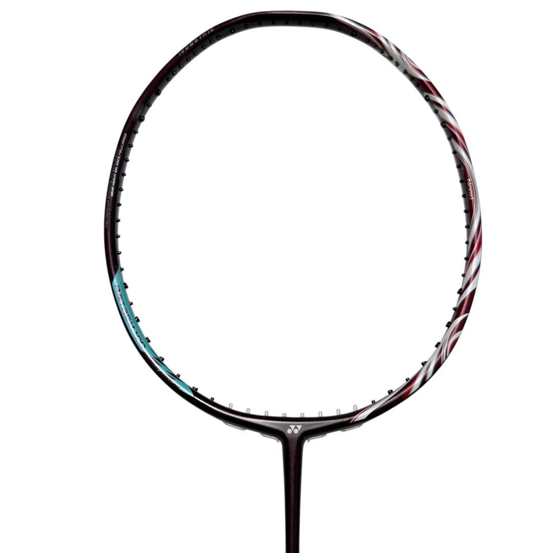 【極美品】YONEX アストロクス100ZZ クレナイ 3UG6 126-14