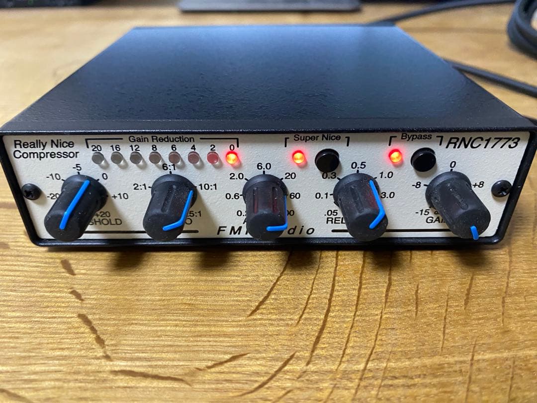 RNC1773 FMR AUDIO コンプレッサー