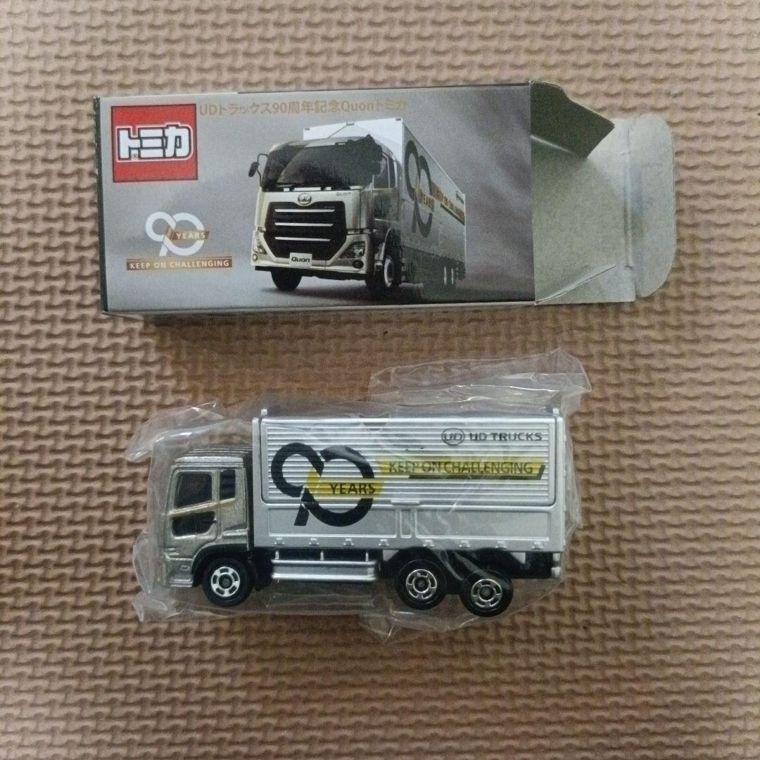 トミカ クオン Quon UD トラックス90周年記念