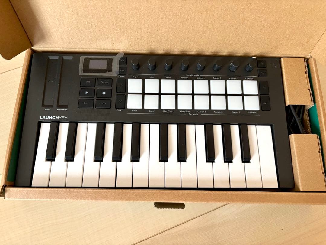 NOVATION LAUNCHKEY MINI 25 Mk4 MIDIキーボード