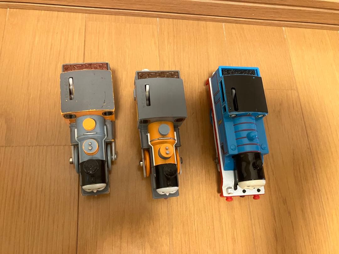 プラレール トーマス&バッシュの丸太つみおろしセットとプラレール ダッシュ