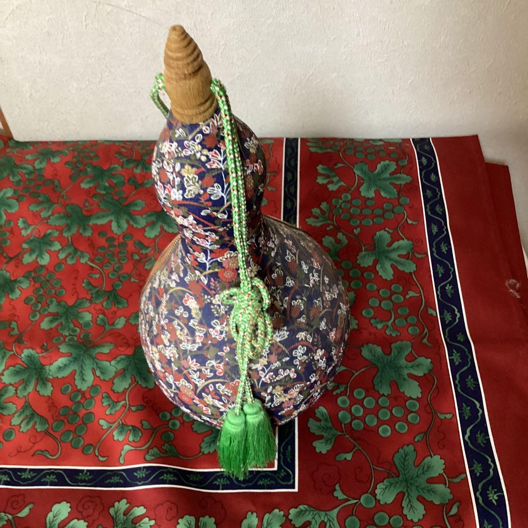 飾物　　瓢箪細工　【　風神雷神　】　　台座　【　蔦　細工　】工芸品　　稀有品