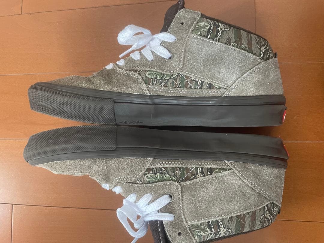 Skate Half Cab × PEDRO DELFINO