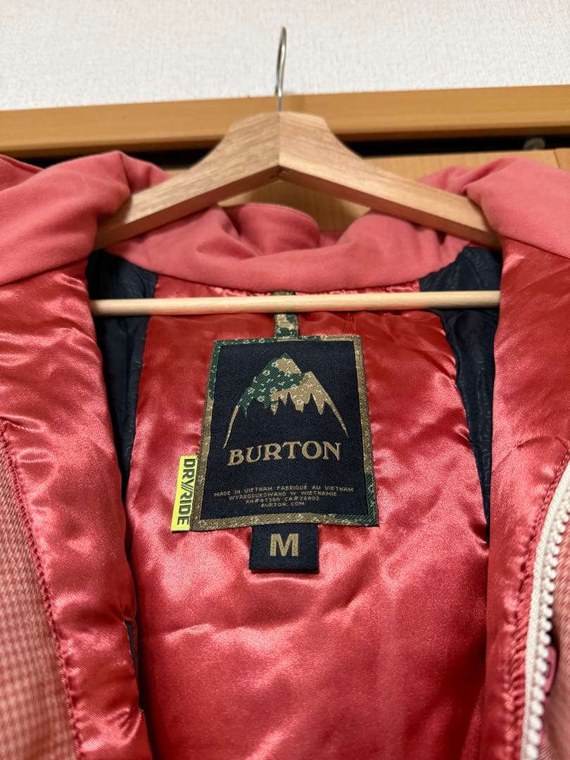 BURTONスノーボードウェア上下セット 上Mサイズ、下Lサイズ