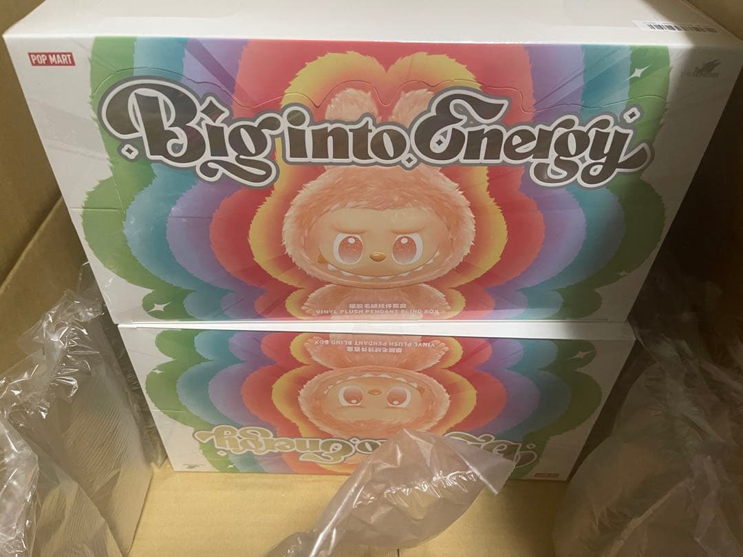 Big into Energy ぬいぐるみ 3アソート