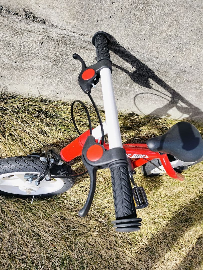 ケルコグバイク　自転車　子供　キッズ　ストライダー　赤　練習　初