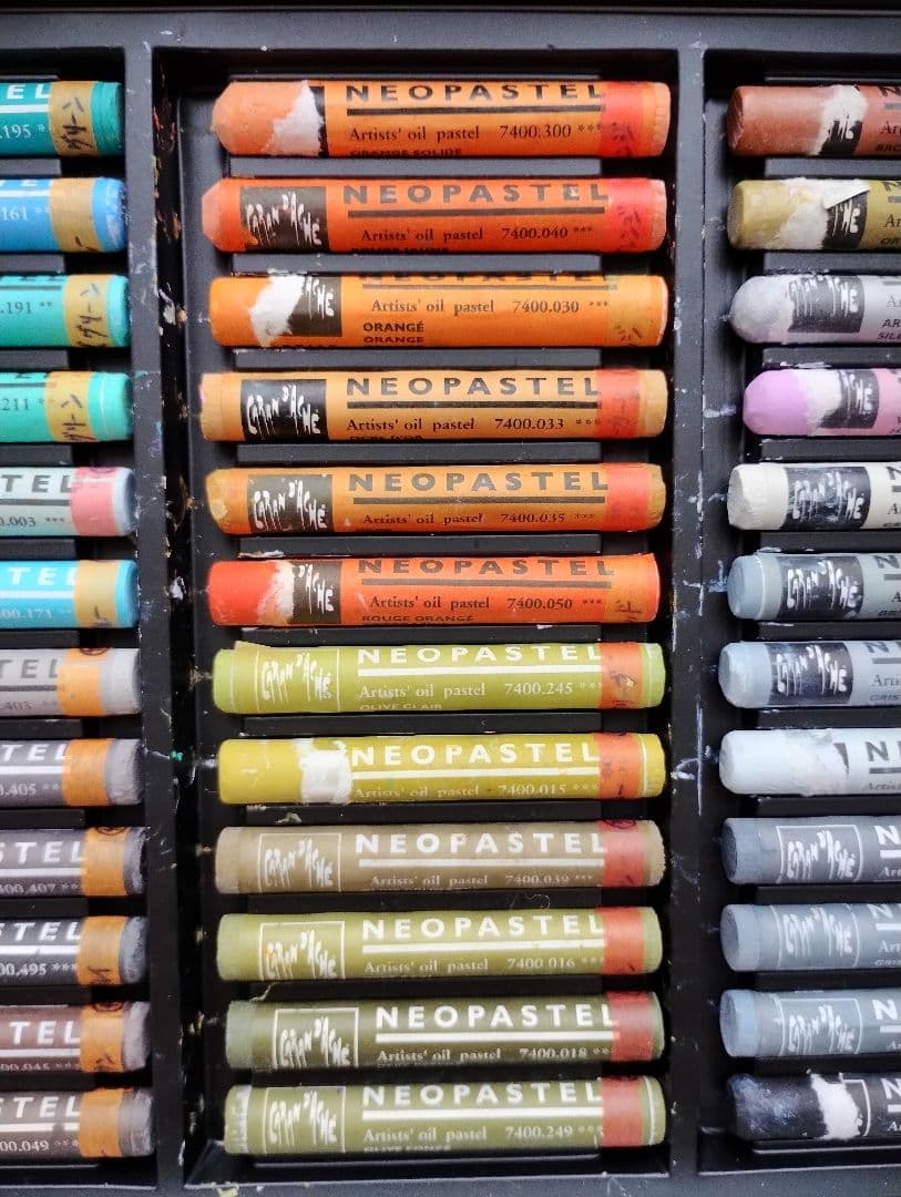 【中古品】カランダッシュ　ネオパステル 96色セット(缶ケース)