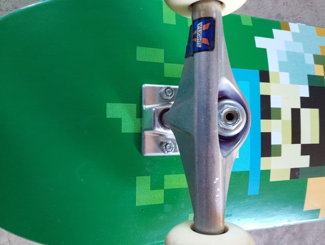 最終値下げ！flip　スケートボード　ベンチャートラック