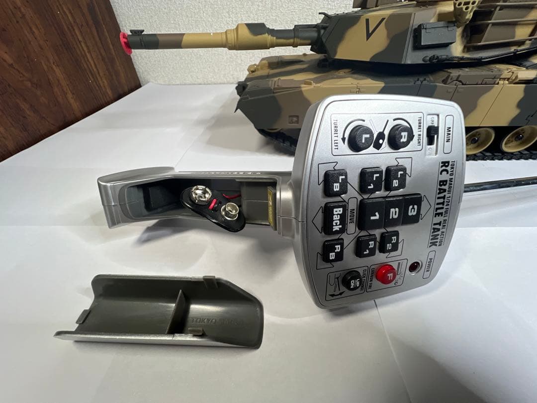 東京マルイ　1/24 RCバトルタンク　迷彩M1A2ABRAMS