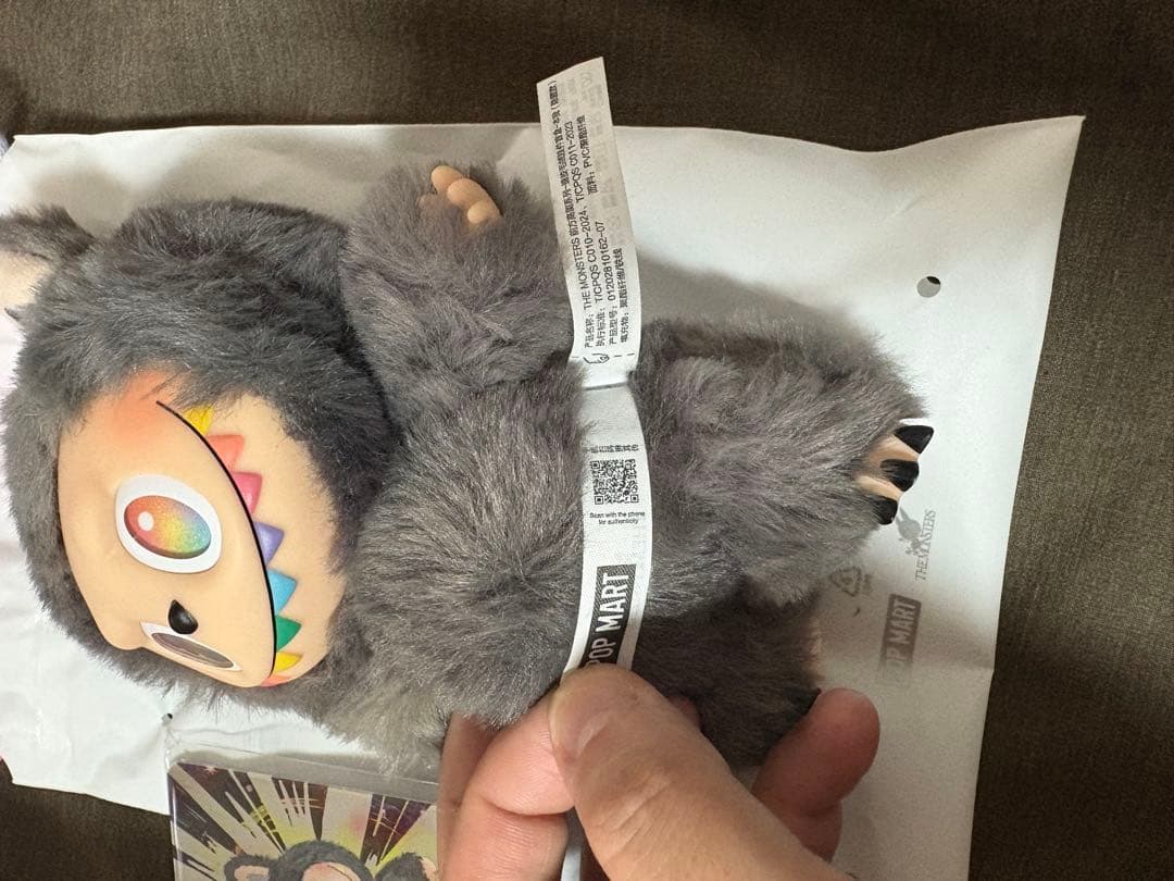 ラブブ THE MONSTERS Big into Energy シークレット