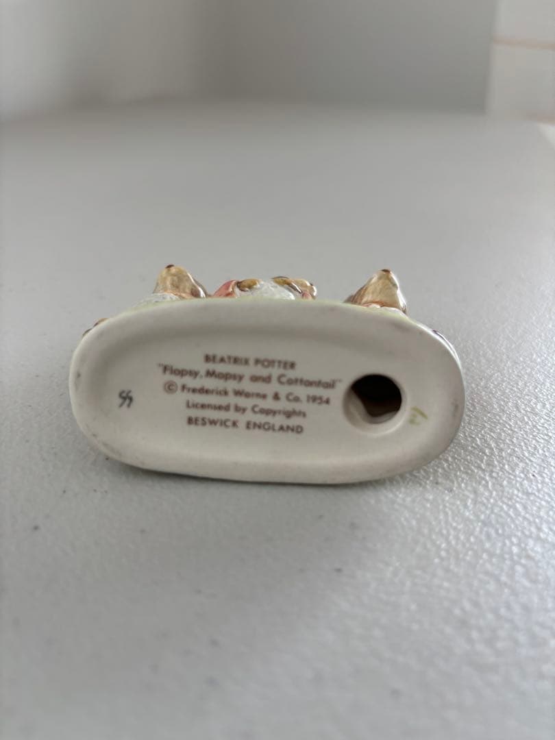 稀少品、Beswick社　ピーターラビットのフィグリン　4体まとめて！